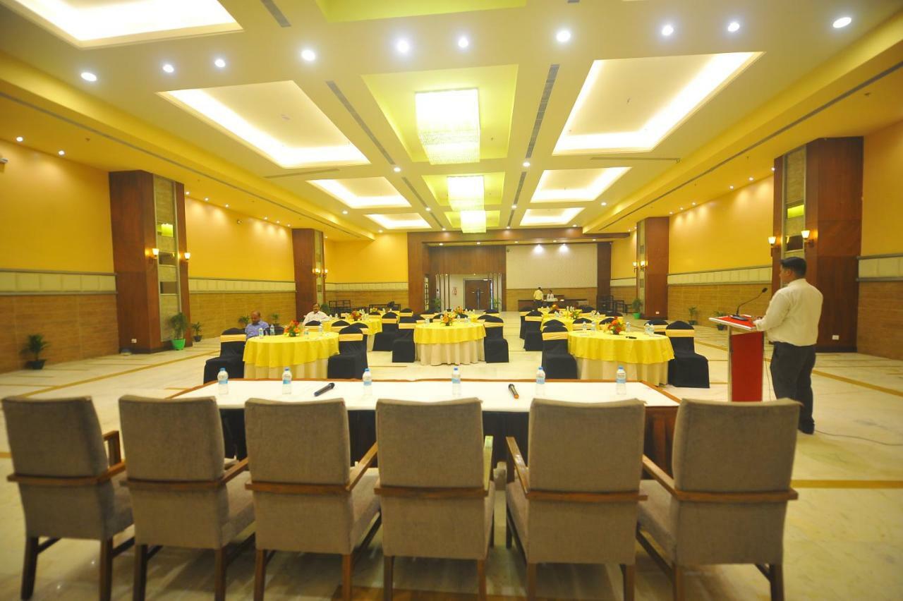 Pipul Padmaja Premium Hotel Bhuvanéšvar Exteriér fotografie