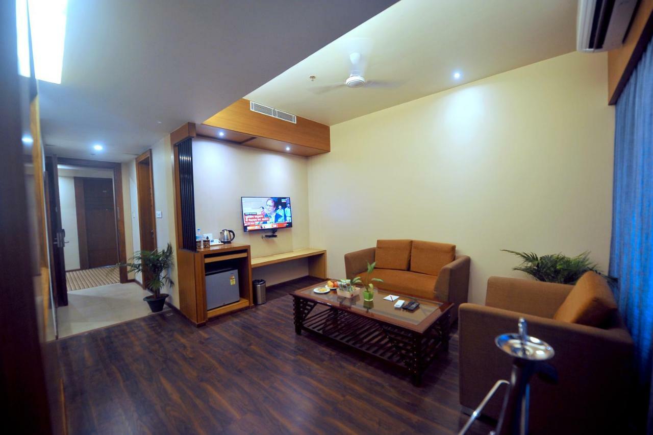 Pipul Padmaja Premium Hotel Bhuvanéšvar Exteriér fotografie